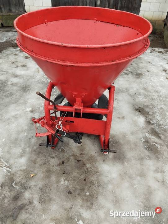 Rozsiewacz do nawozów nieuszkodzony Maszów