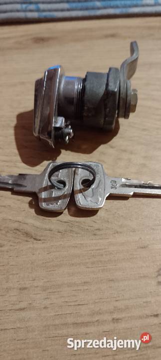 zamek klapy tylnej GAZ UAZ WOŁGA sygnowany nowy wielkopolskie