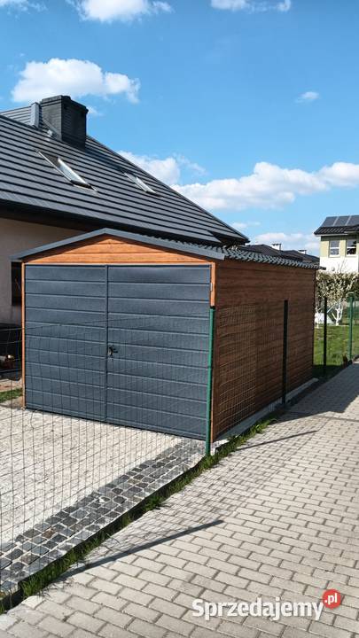 Garaż blaszany 3x5 drewnopodobny z bramą