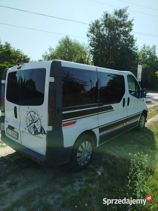 Opel Vivaro 9 osobowy prywatnie 204 przebiegu Dąbrowa Górnicza
