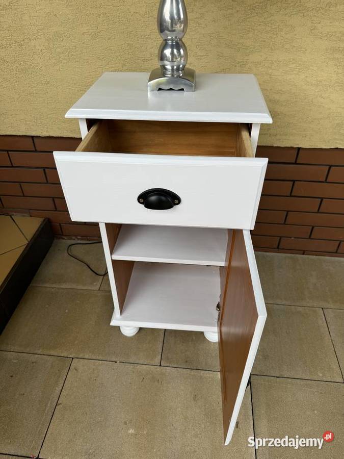 Szafka nocna biała drewniana stolik słupek Garwolin
