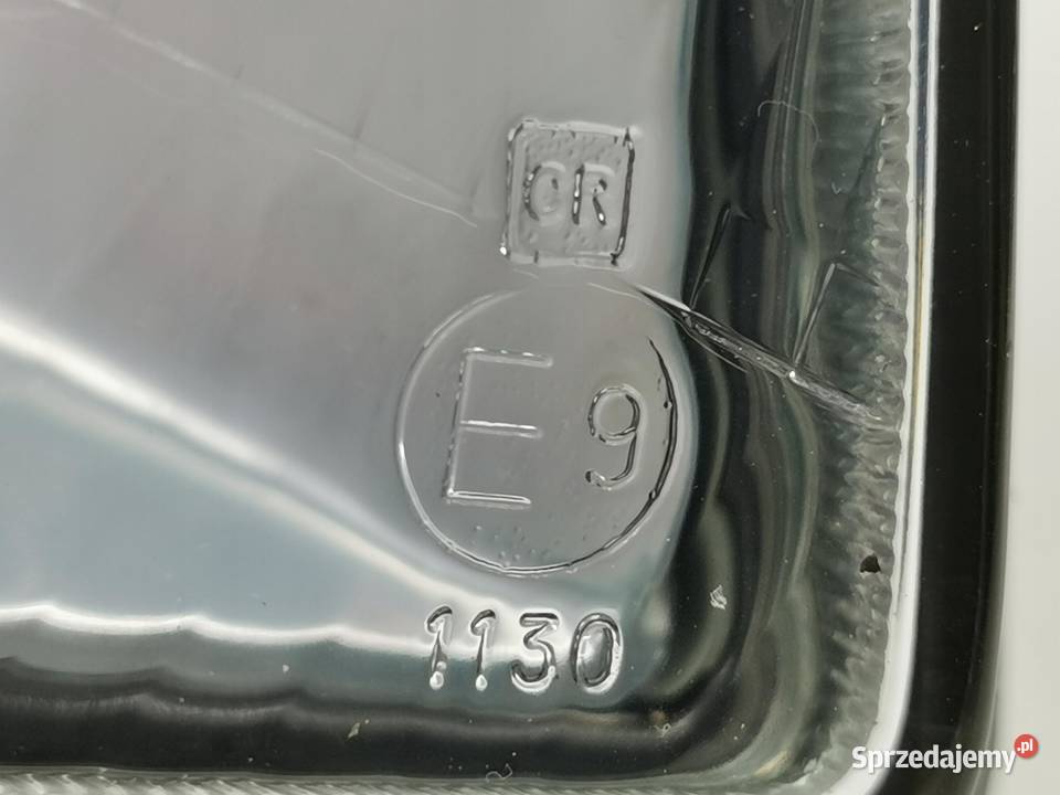 LAMPA PRAWY PRZÓD SEAT MARBELLA 19861998 VALEO