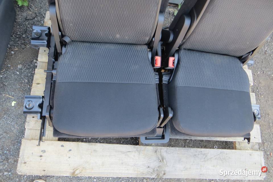 FOTEL KANAPA LAND ROVER DISCOVERY III 3 RZĄD świętokrzyskie Wąchock