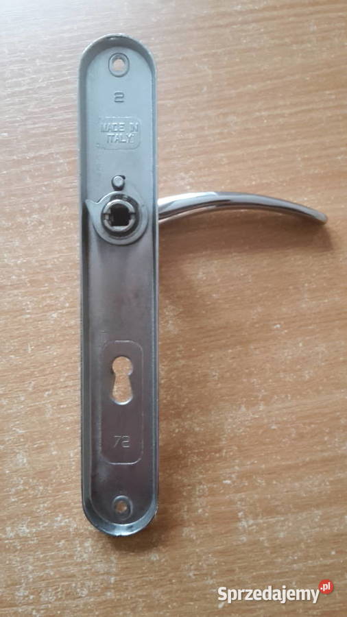 Klamki chromowane z długim szyldem do drzwi Metalowe