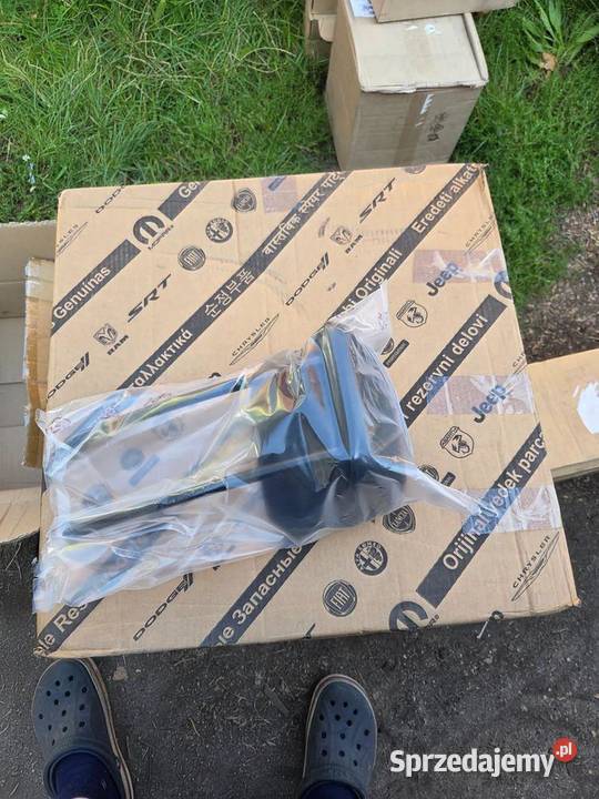 Zagłowek tył tylny 9828105580 Opel Combo E