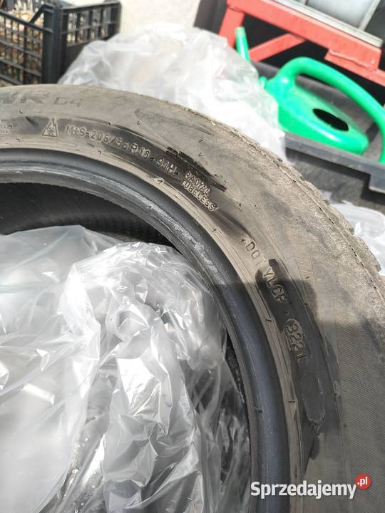 Opony zimowe NOKIAN 205 55 R16 2022