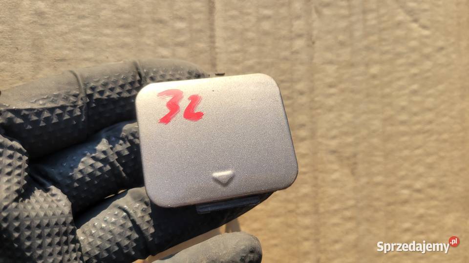 BMW E39 ZAŚLEPKA HAKA ZDERZAK PRZÓD 81593531 32 osobowe śląskie Ruda Śląska