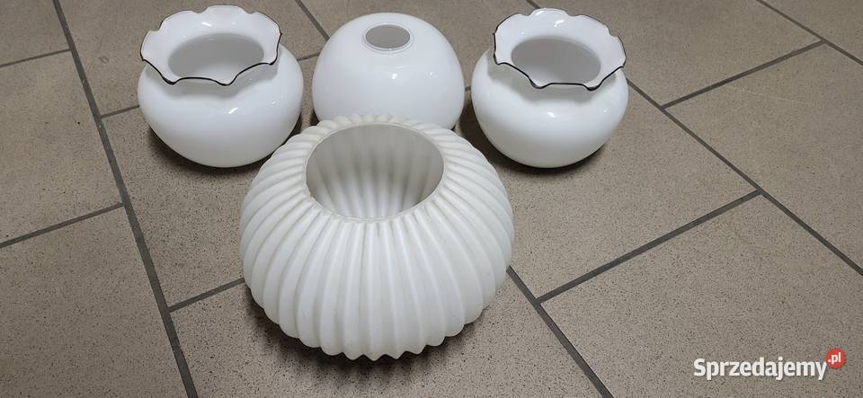 Klosze szklane z okresu PRL do lamp i zwisów Łódź