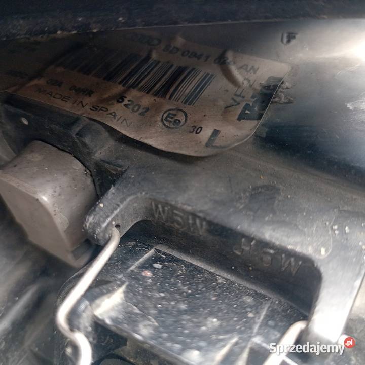 Lampa reflektor lewy Xenon Audi A4 b5 polift wielkopolskie Czajków