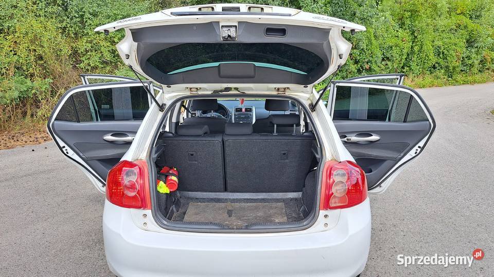 Doinwestowana Toyota Auris nowy akumulator Auris sprzedam