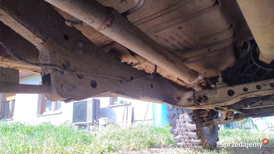 Nissan Terrano 2 27 TDI wyciągarka pług 4x4 Nysa