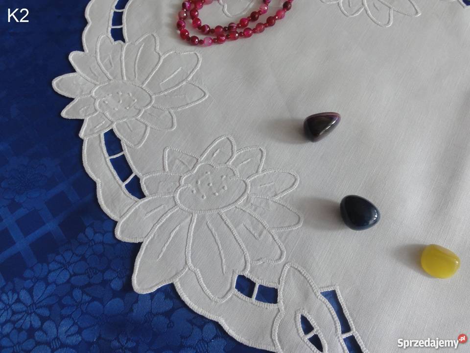 Serwetki białe wyszywane haft Richelieu Lublin