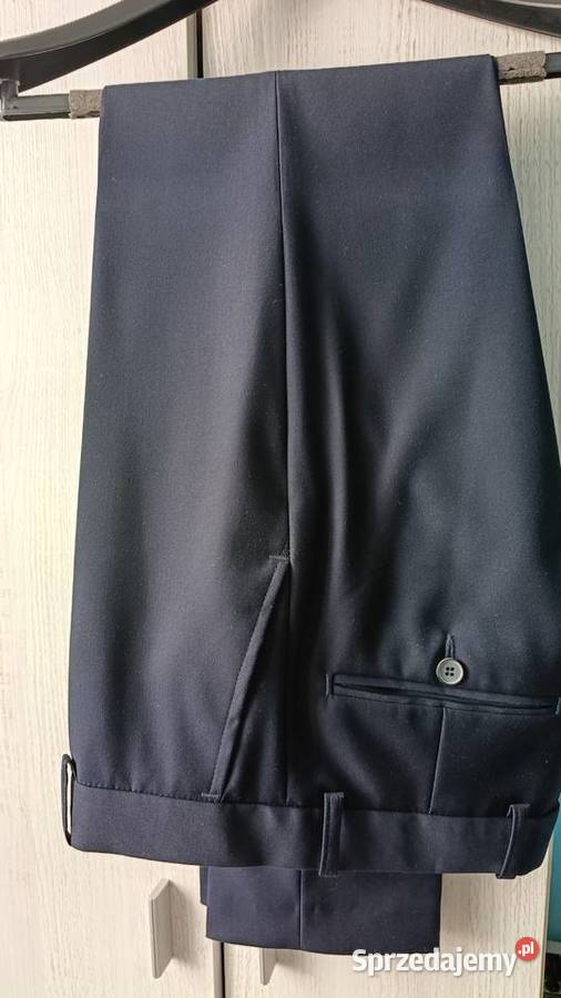 Sprzedam garnitur na 176 Rozmiar L Warszawa