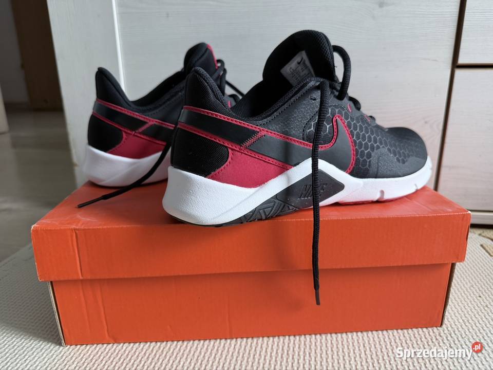NIKE Legend Essential 2 nowe Sportowe Skarżysko-Kamienna