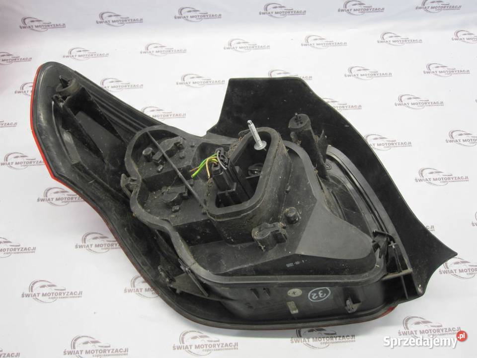 CITROEN DS3 10r lampa prawy tył 9683115380