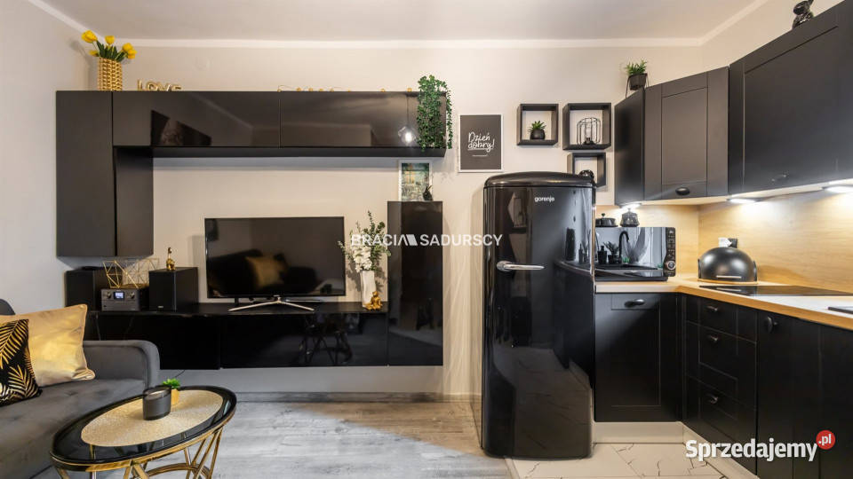 Mieszkanie Kraków Mogilska 166m2 1 pokój 16.6m2