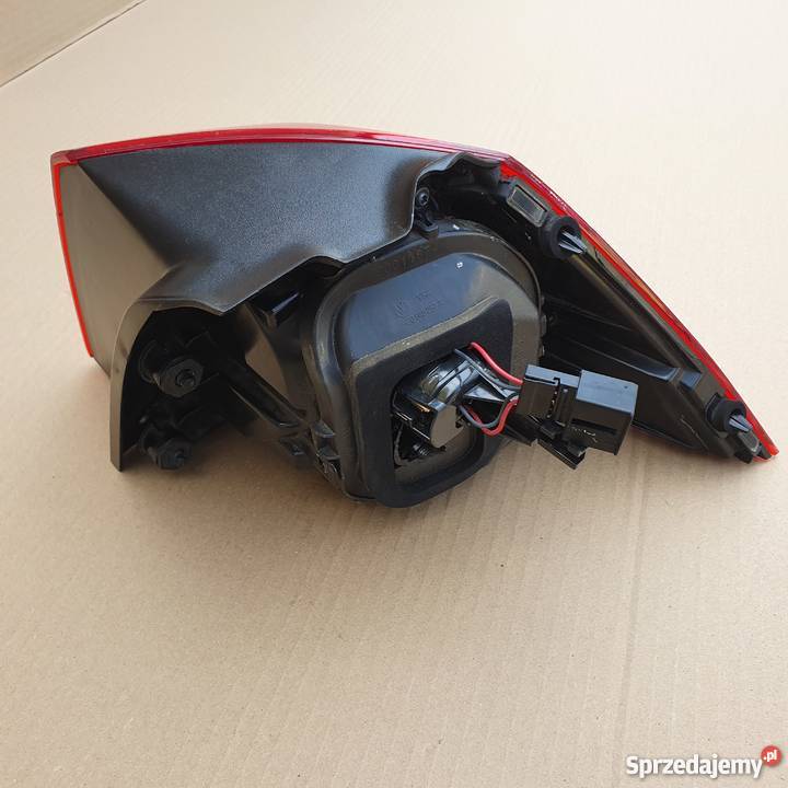 VW GOLF VII 7 LAMPA LEWA TYŁ Oświetlenie