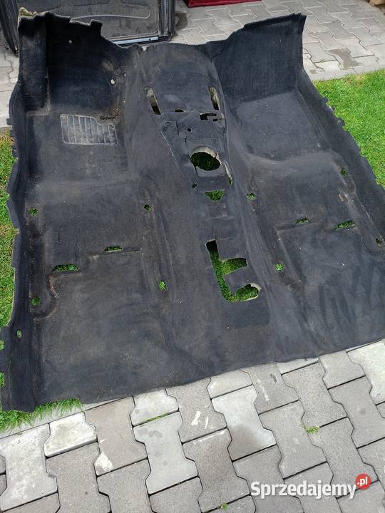 Dywan Czarny BMW E36 Części Wnętrze BMW E36 osobowe Żywiec sprzedam