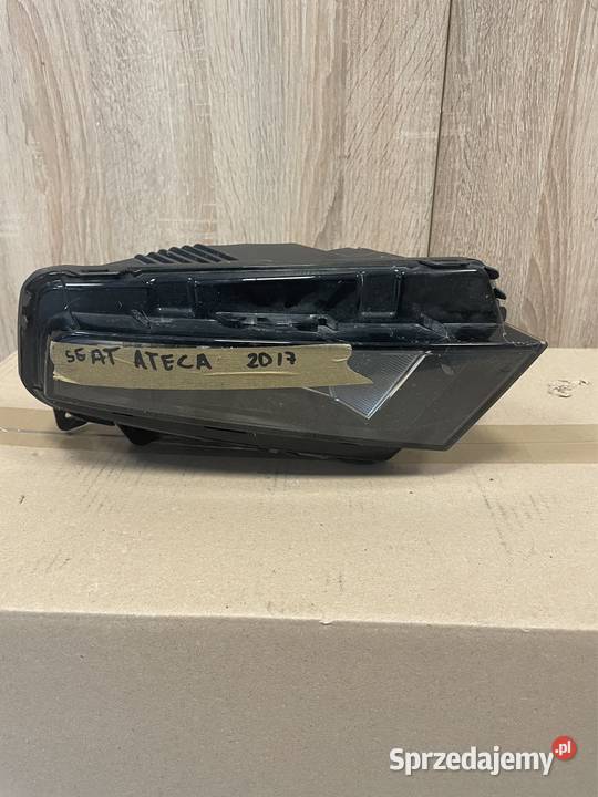 Seat Ateca halogen prawy 1nd012598 halogeny Kozubszczyzna