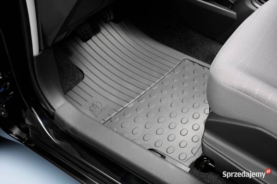 TOYOTA Yaris Dywaniki gumowe komplet Kąty Wrocławskie