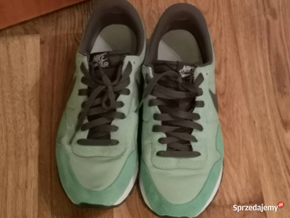 Buty sportowe NIKE 44