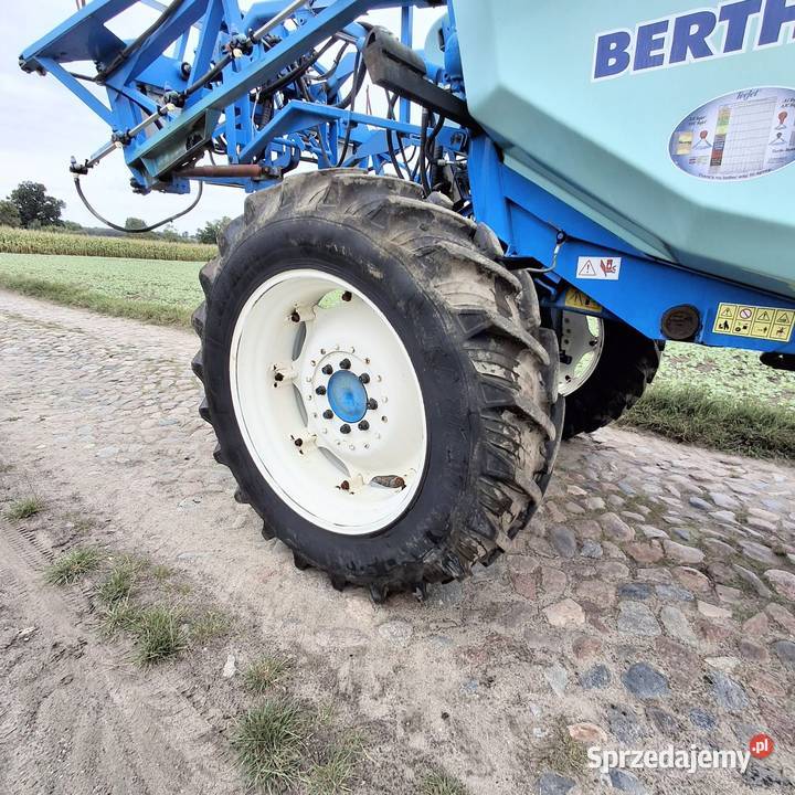 Opryskiwacz samojezdny Berthoud Boxer II 3000l Strzelno