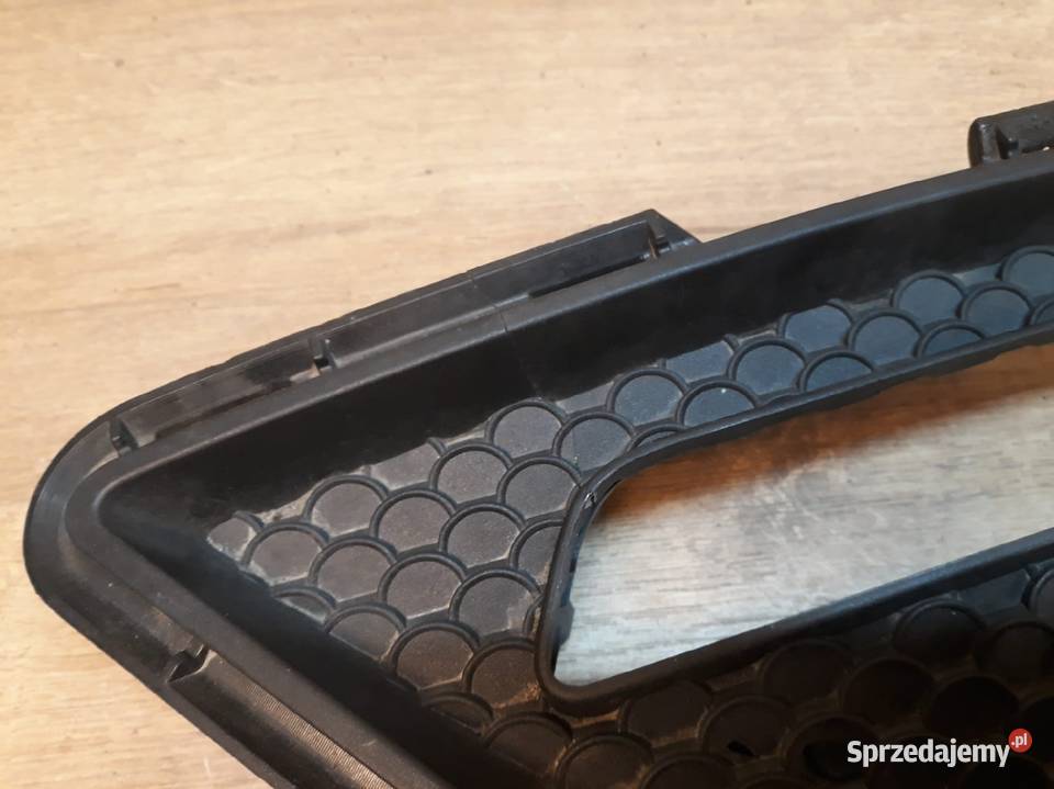 MERCEDES W207 AMG KRATKA LEWA ZDERZAKA PRZÓD sprzedam