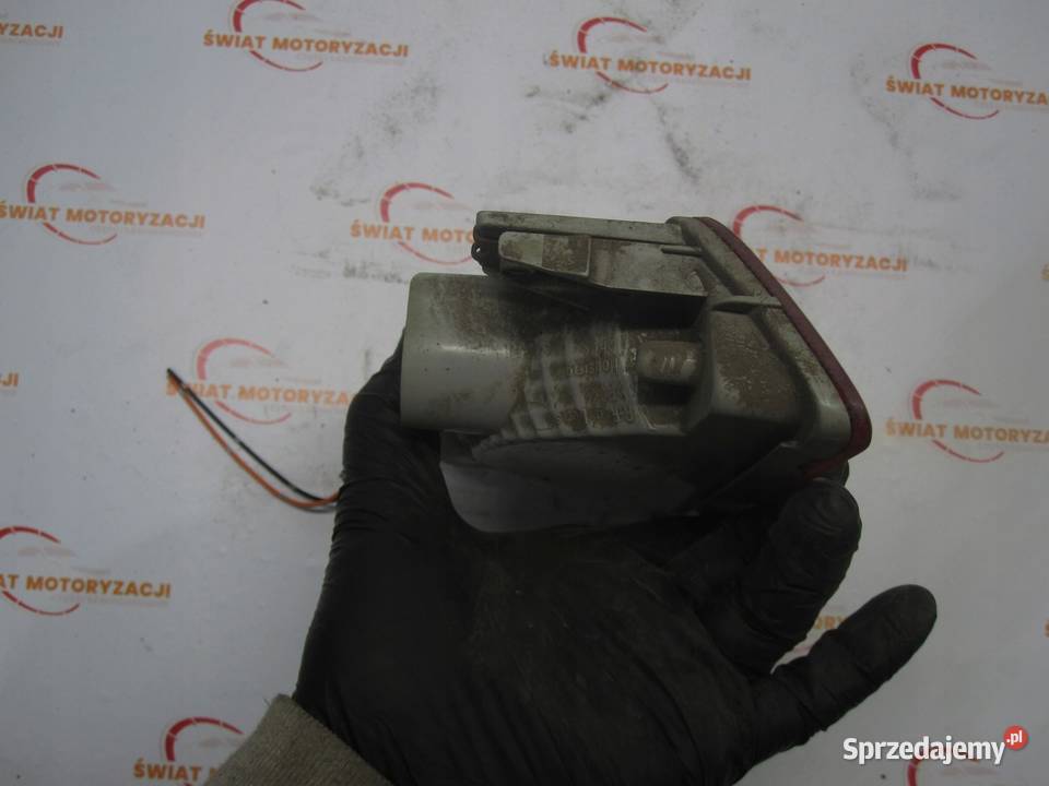 XTRAIL II T31 LIFT 10r lampa prawa tył w zderzak