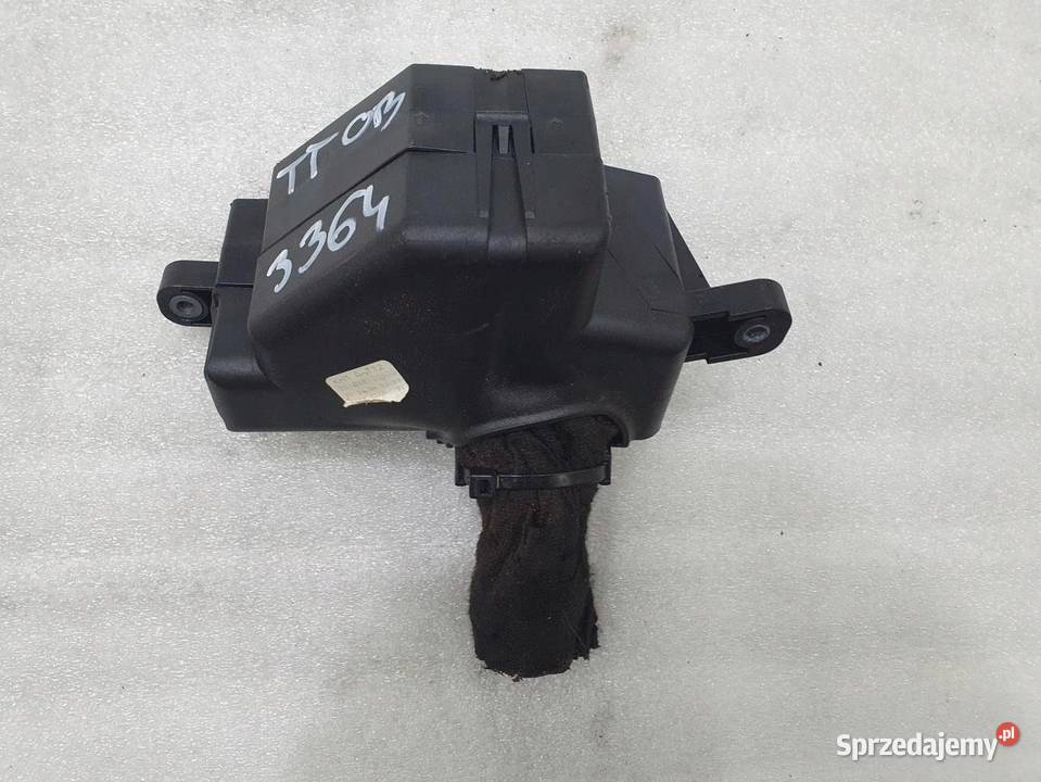 SKRZYNKA BEZPIECZNIKÓW AUDI TT 8J osobowe