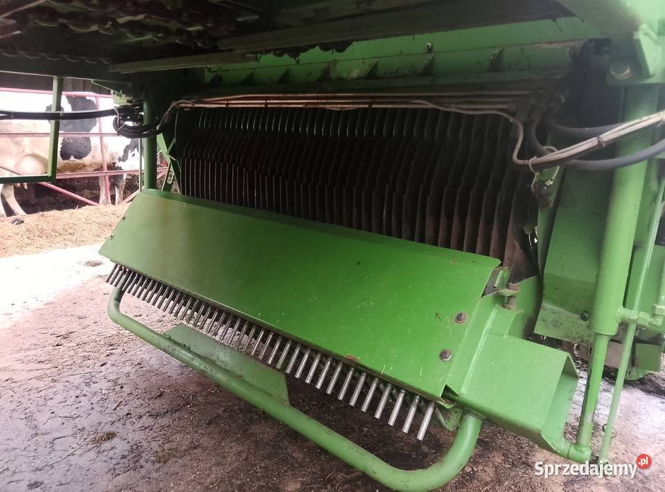 Przyczepa samozbierajaca Bergman Przyczepy rolnicze