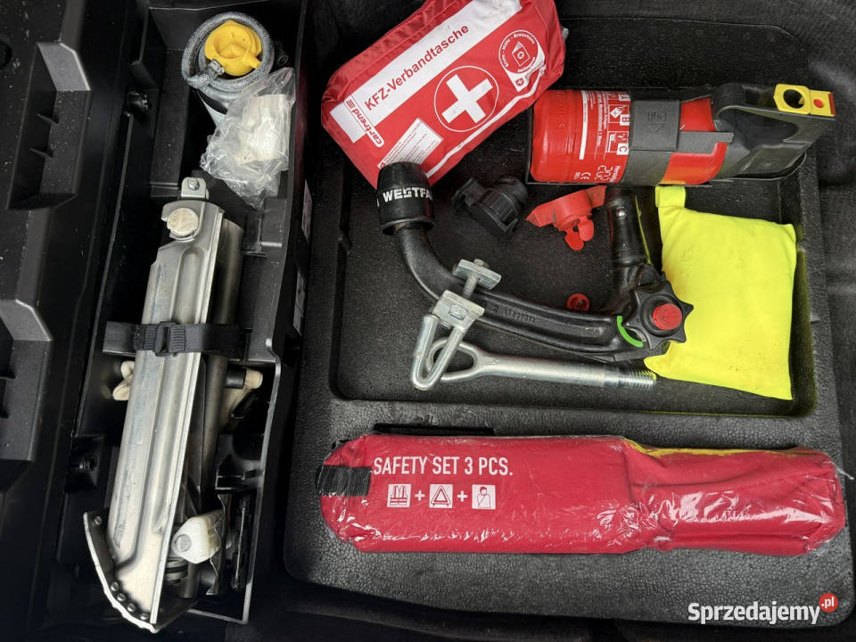 Mercedes C 180 DUZA NAVI zadbana 100 oryginalny elektrycznie ustawiane fotele Poznań