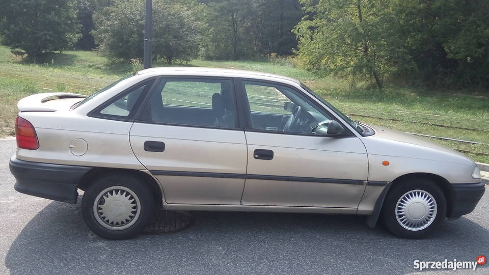 Opel Astra 1998 105 przebiegu stan Łódź