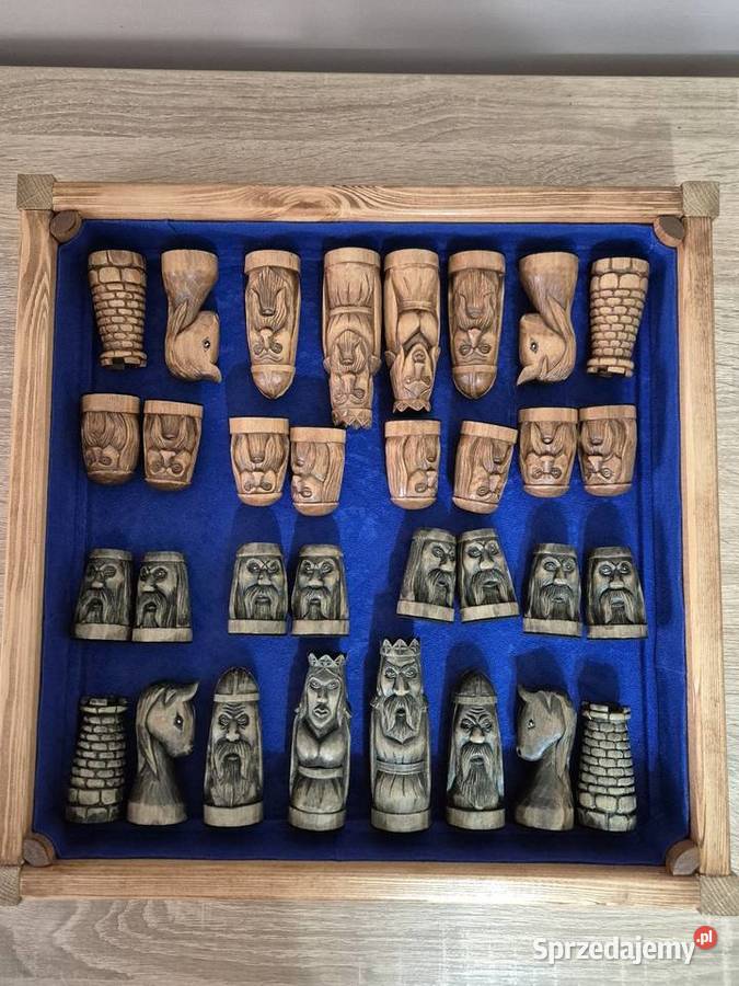 Ręcznie robione szachy z drewna Rękodzieło