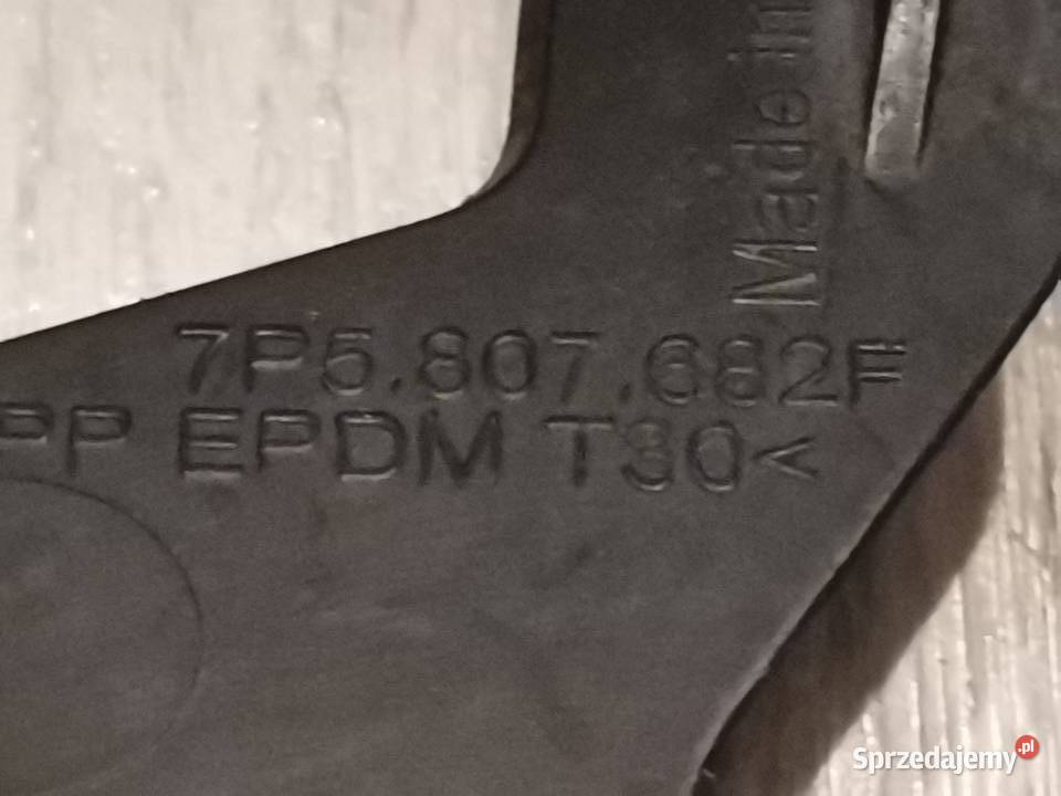 PORSCHE CAYENNE II PRAWA KRATKA PRZÓD 7P5807682F Karoseria Międzychód