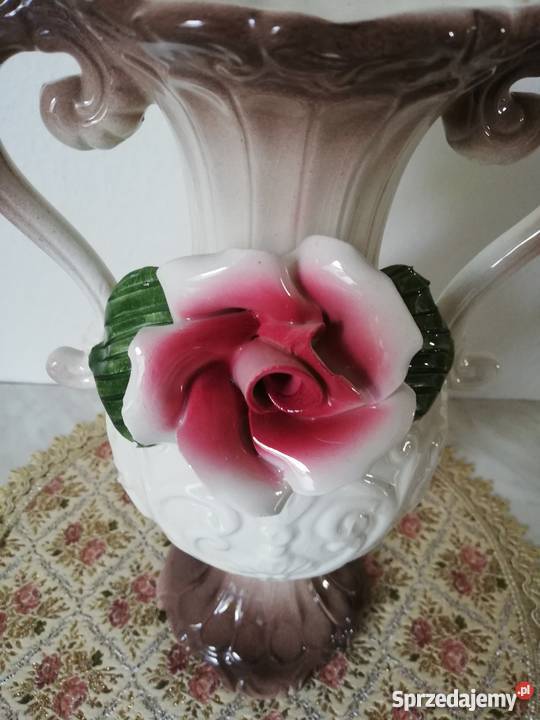 Okazały wazon z różą porcelana Capodimonte Porcelana i szkło sprzedam