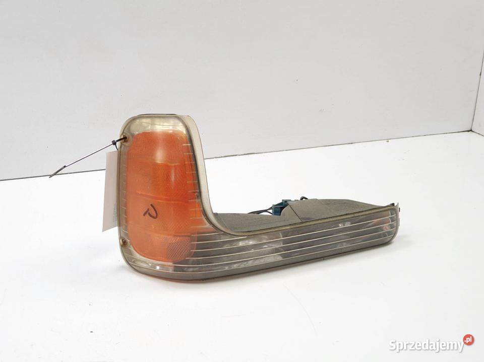 KIERUNKOWSKAZ PRAWY GMC YUKON DENALI 1999