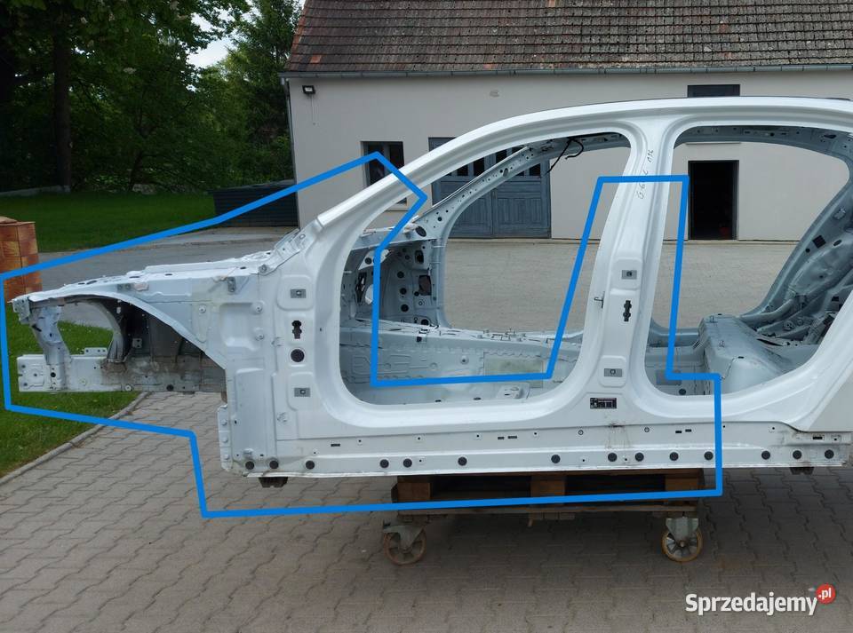 BMW 5 G60 530E xdrive Ćwiartka próg słupek przód