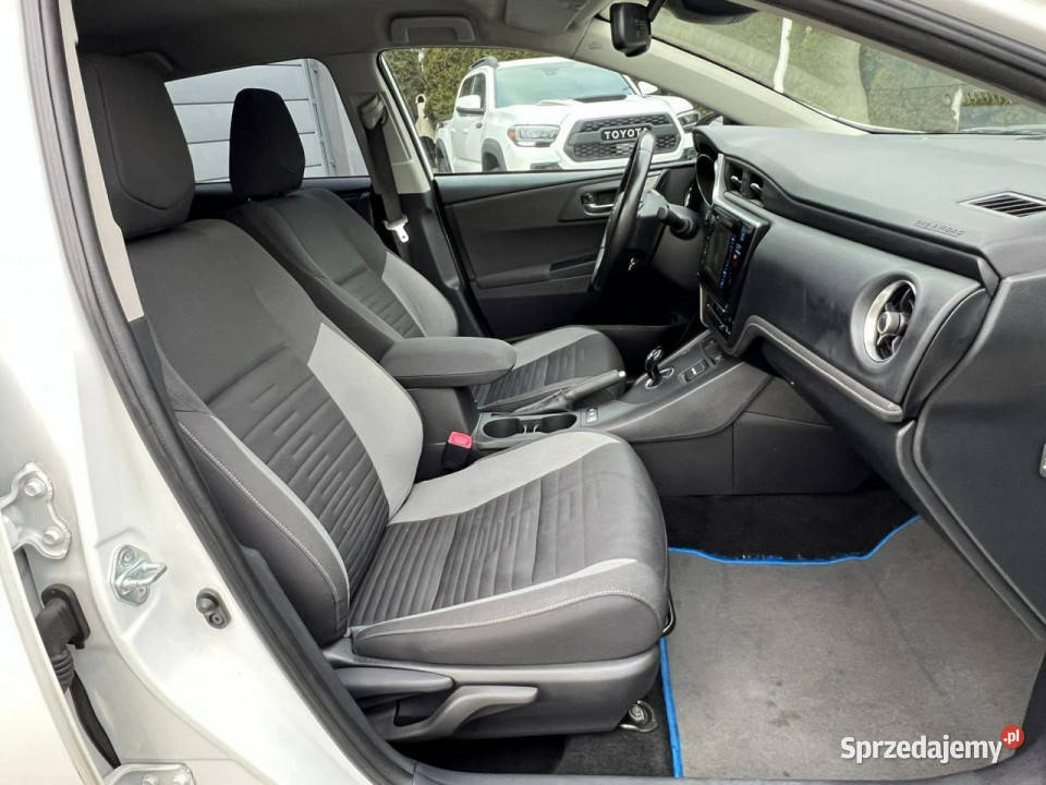 Toyota Auris 18 Hybrid 99 Kamera Navi II 2012 przyciemniane szyby Baranowo sprzedam