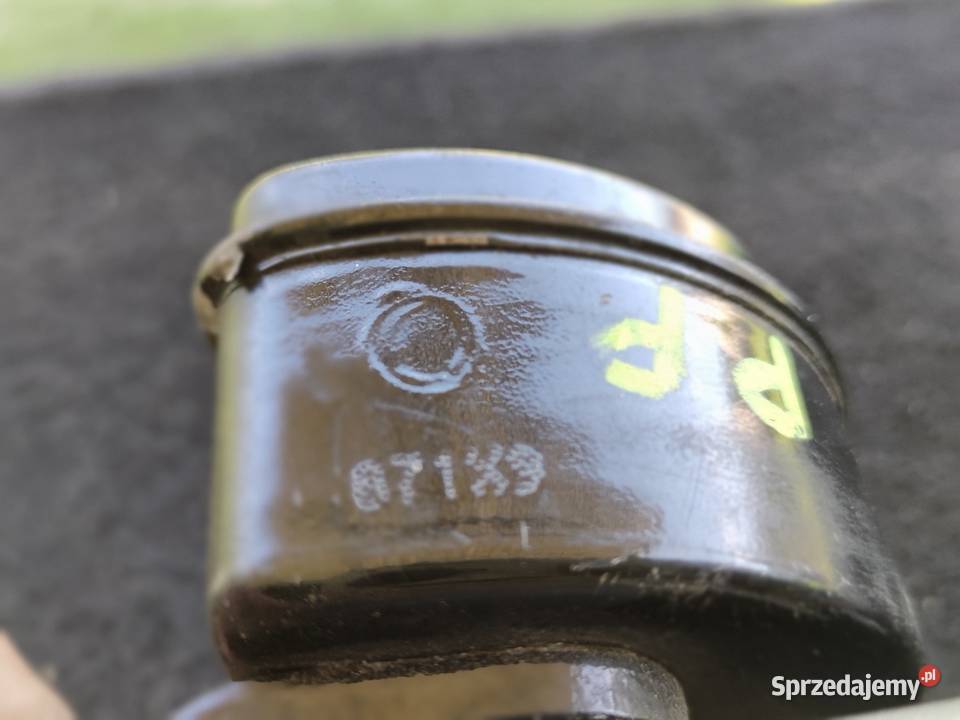 Peugeot 207 5 drzwi prawy przód zawias Zawiasy, bolce i prowadnice śląskie