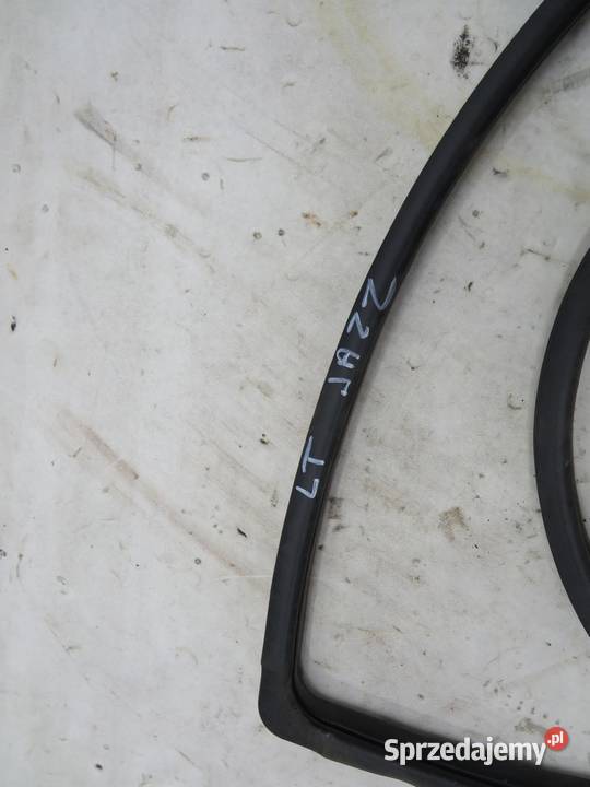 USZCZELKA DRZWI LEWY TYŁ JAZZ III osobowe lubelskie