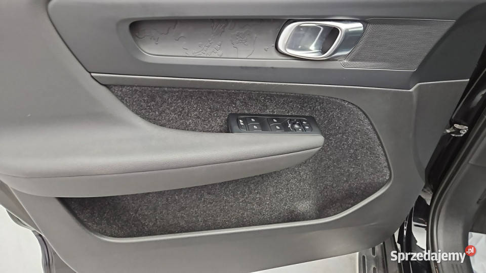 Volvo XC 40 T2 Essential Z Polskiego Salonu Volvo mazowieckie Warszawa
