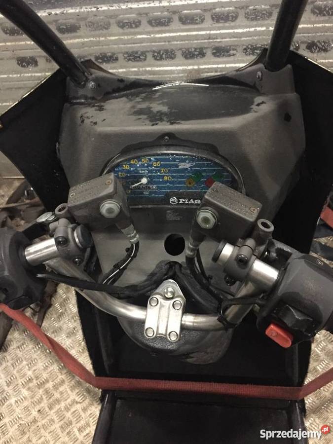 Trójkołowy spalinowy skuter seniora