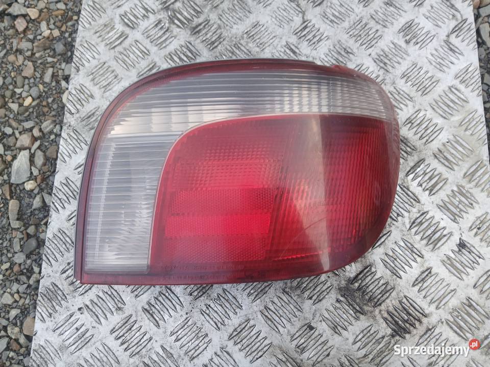 Lampa prawa tył tylna Toyota Yaris I P1 EU3D Radłów sprzedam
