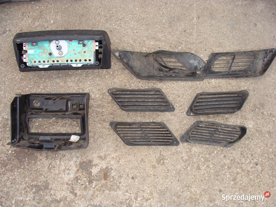 Fiat 126p drzwi zderzaki licznik listwy Chojnice