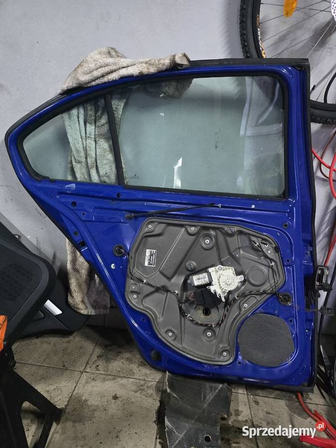 Drzwi Skoda Octavia 2 FL lewy i prawy tył mazowieckie Wolanów