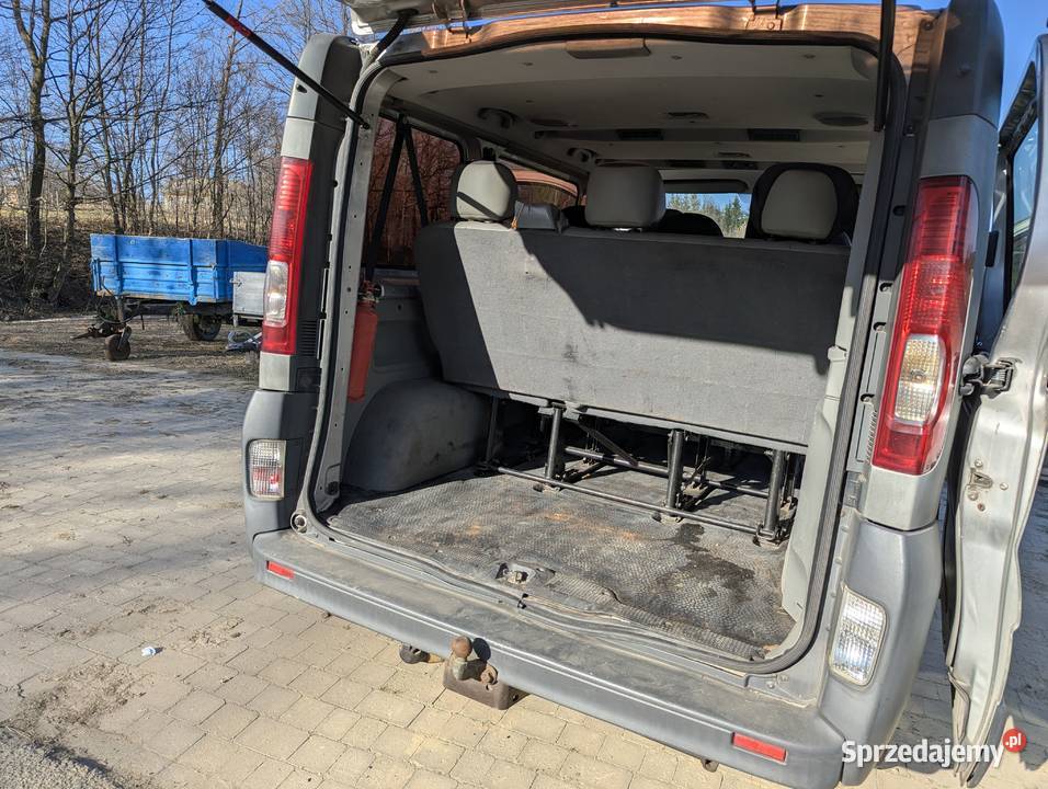 Renault Trafic 20 dCi 9 osób Webasto Hak 2007