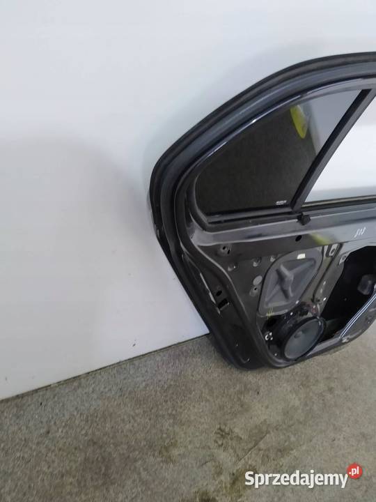 DRZWI LEWE TYŁ CZARNE SEDAN Skoda Superb II