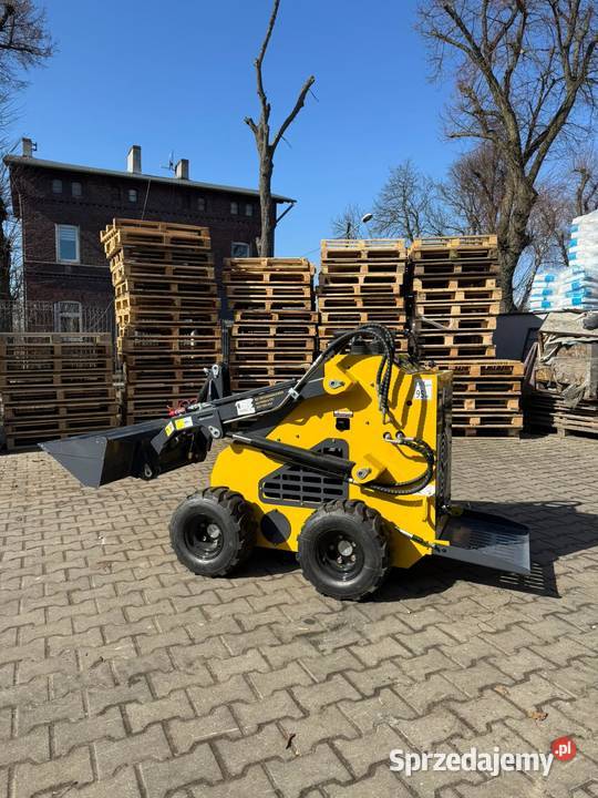 MINI ŁADOWARKA KOŁOWA 460K TORO