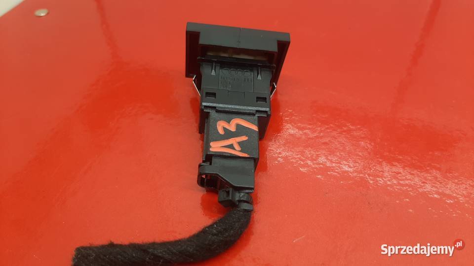 Włącznik awaryjnych Audi OE 8P0941509D