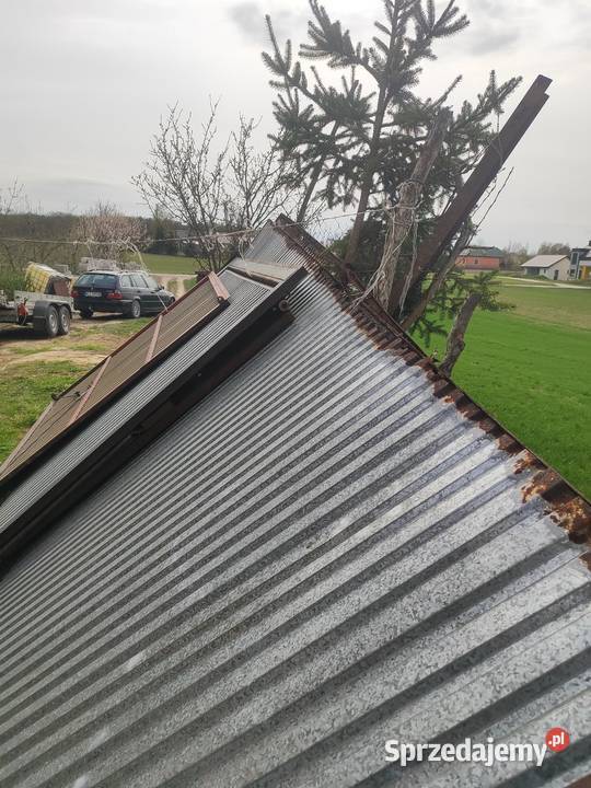 Garaż z bramą uchylaną Dębówka